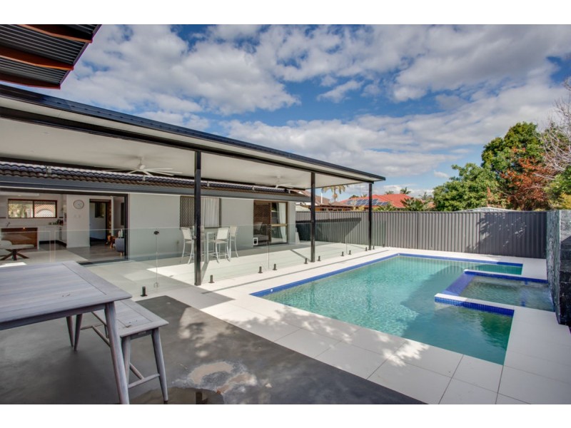 23 Rumrunner Street, Mermaid Waters QLD 4218