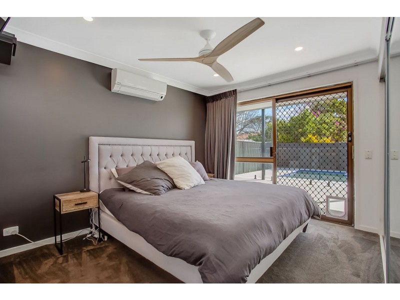 23 Rumrunner Street, Mermaid Waters QLD 4218