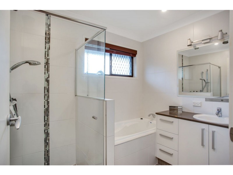 23 Rumrunner Street, Mermaid Waters QLD 4218