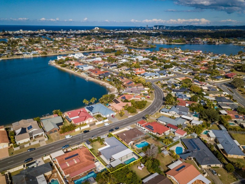 23 Rumrunner Street, Mermaid Waters QLD 4218