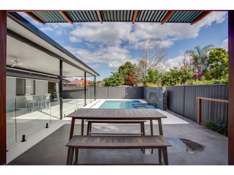 23 Rumrunner Street, Mermaid Waters QLD 4218