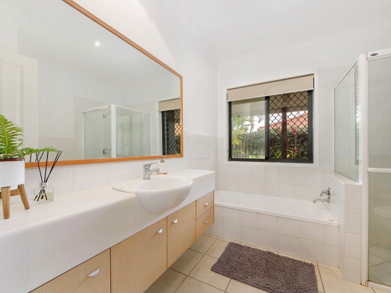 28 Nardoo Street, Robina QLD 4226