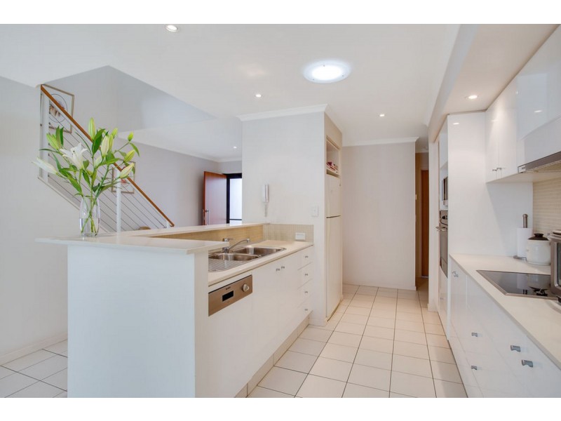 81 Riverwalk Avenue, Robina QLD 4226