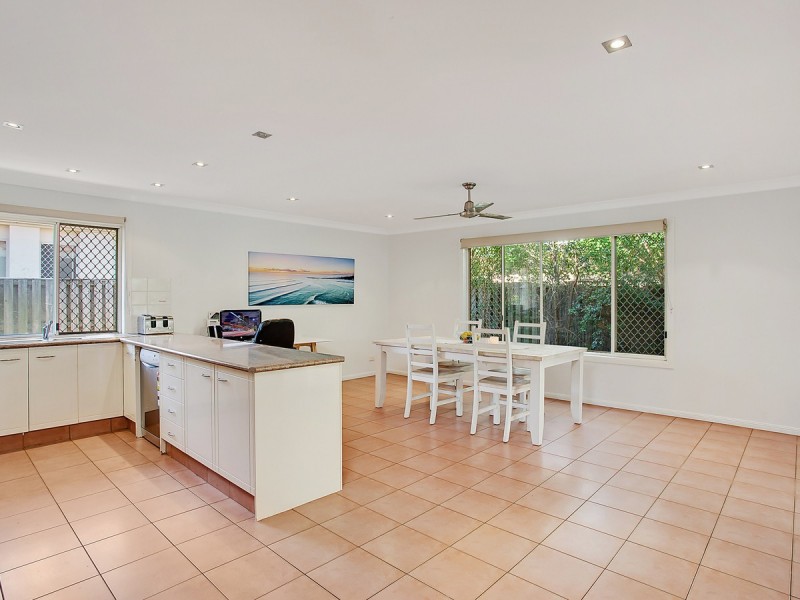 8 Rice Place, Varsity Lakes QLD 4227