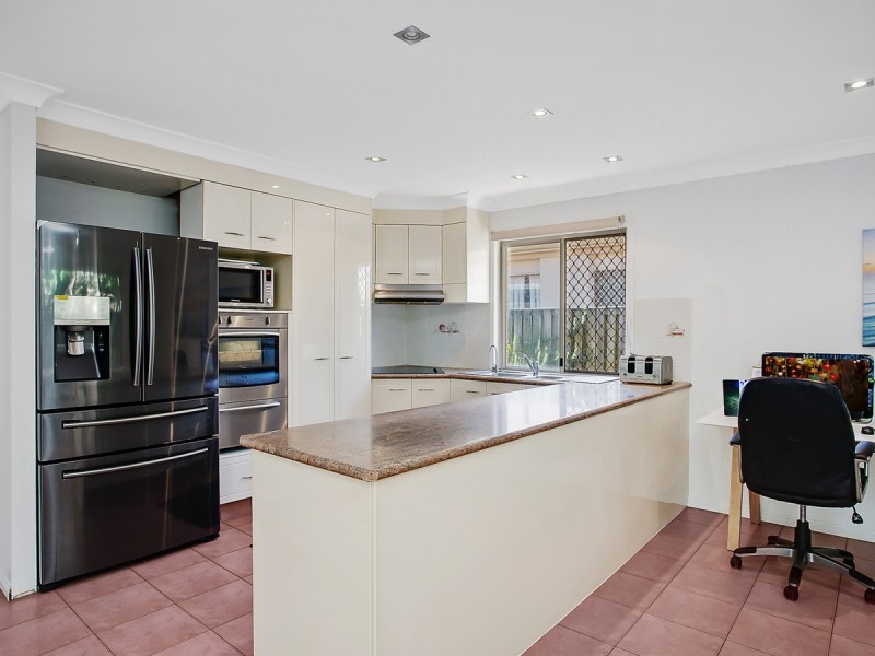 8 Rice Place, Varsity Lakes QLD 4227
