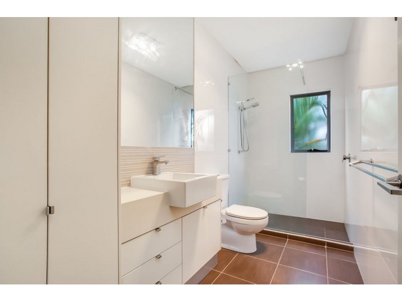 30 South Bay Drive, Varsity Lakes QLD 4227