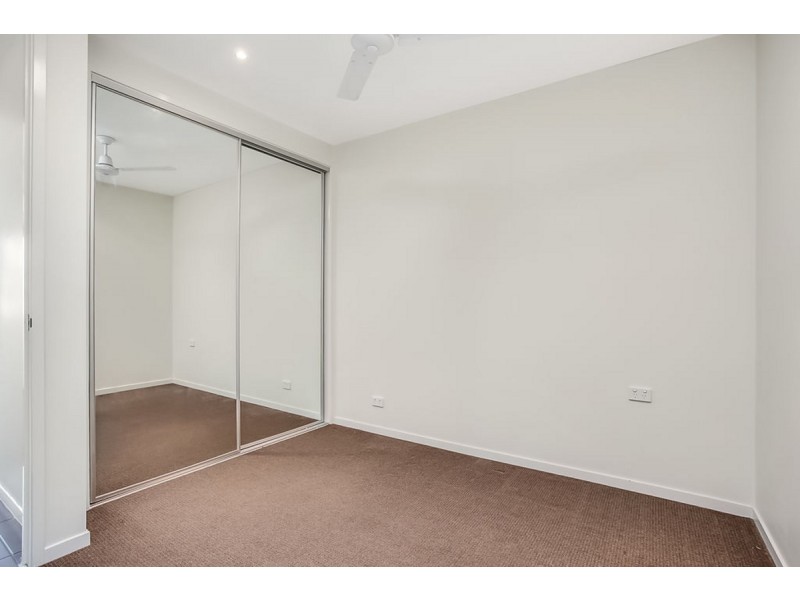 30 South Bay Drive, Varsity Lakes QLD 4227