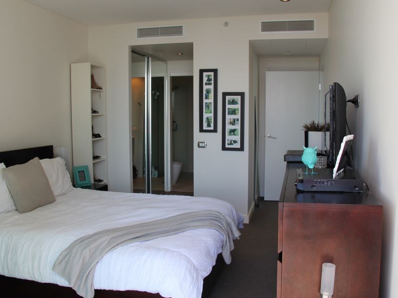 712/3018 Surfers Paradise Boulevard, Surfers Paradise QLD 4217