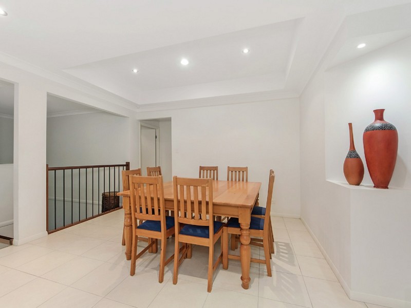 11 Peregrine Street, Reedy Creek QLD 4227