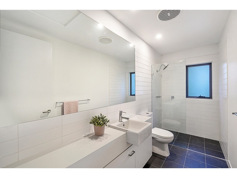 119 Varsity Parade, Varsity Lakes QLD 4227