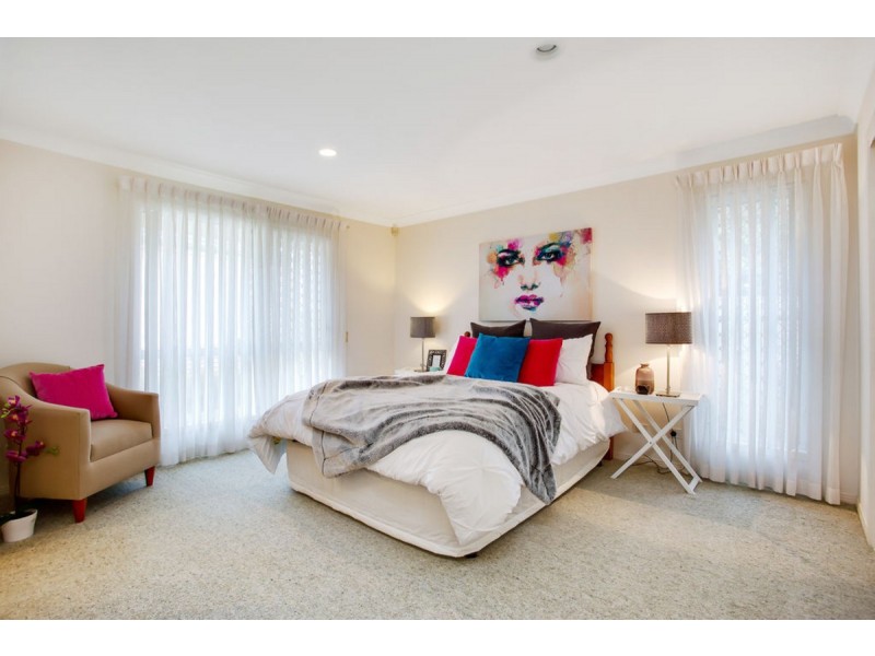 13 Corina Close, Robina QLD 4226