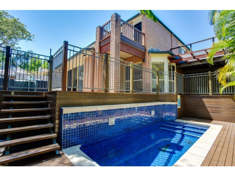 17 Pine Valley Drive, Robina QLD 4226