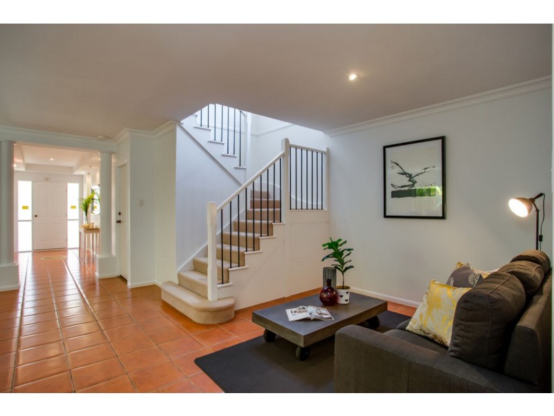 17 Pine Valley Drive, Robina QLD 4226
