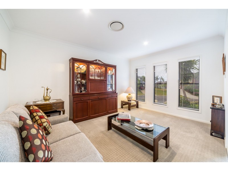 6 Gum Court, Burleigh Waters QLD 4220