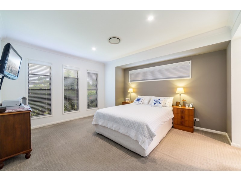 6 Gum Court, Burleigh Waters QLD 4220