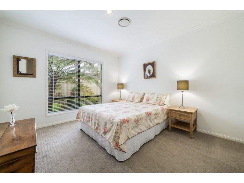 6 Gum Court, Burleigh Waters QLD 4220