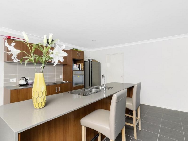 16 Angahook Crescent, Upper Coomera QLD 4209