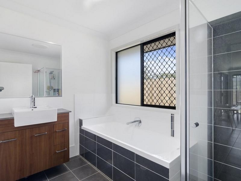 16 Angahook Crescent, Upper Coomera QLD 4209