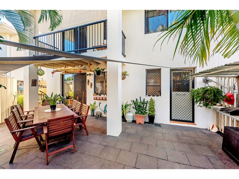 16/323 Christine Avenue, Varsity Lakes QLD 4227
