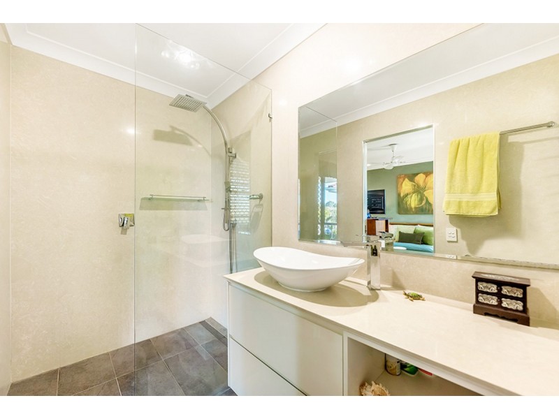 16/323 Christine Avenue, Varsity Lakes QLD 4227