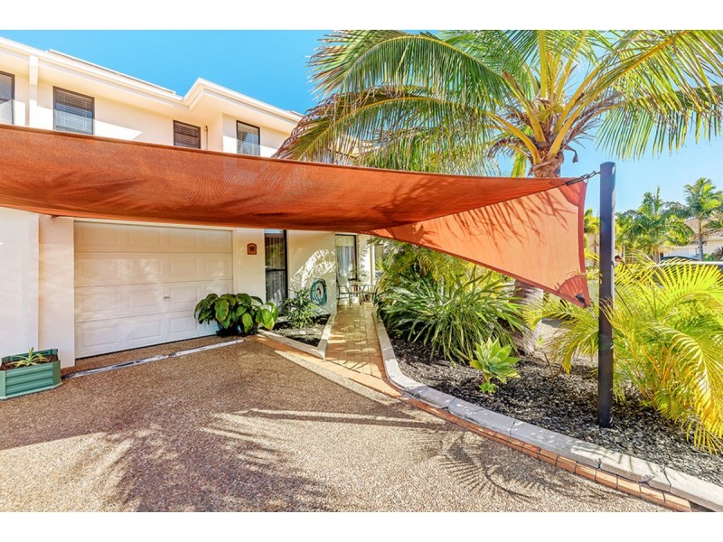16/323 Christine Avenue, Varsity Lakes QLD 4227