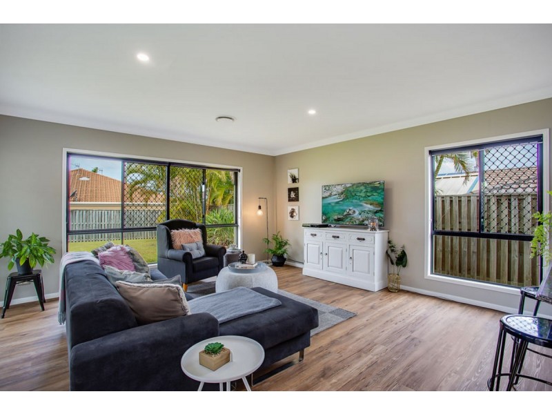 8 Goldwater Drive, Robina QLD 4226