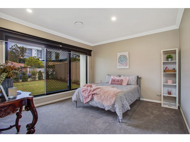 8 Goldwater Drive, Robina QLD 4226