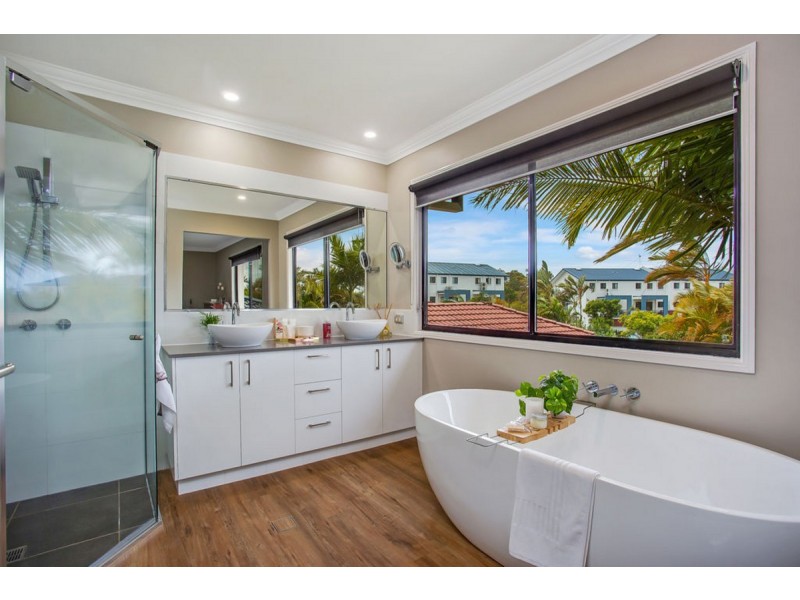 8 Goldwater Drive, Robina QLD 4226