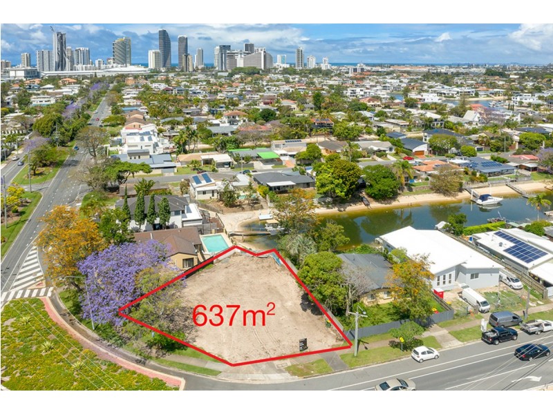 70 T E Peters Drive, Broadbeach Waters QLD 4218