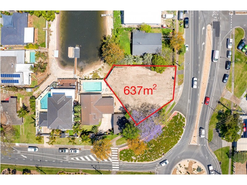 70 T E Peters Drive, Broadbeach Waters QLD 4218