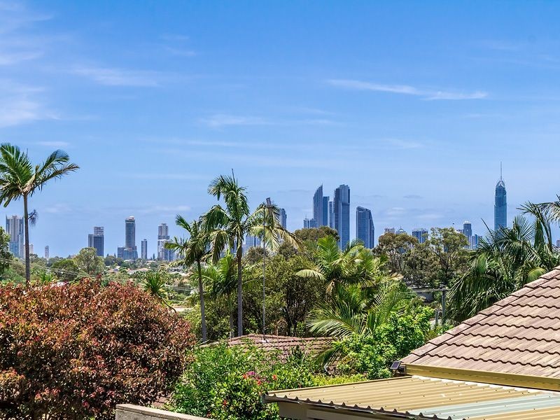 33 Wardoo Street, Southport QLD 4215