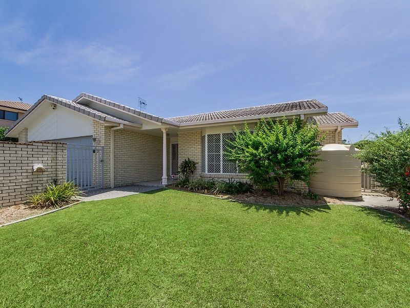 33 Wardoo Street, Southport QLD 4215