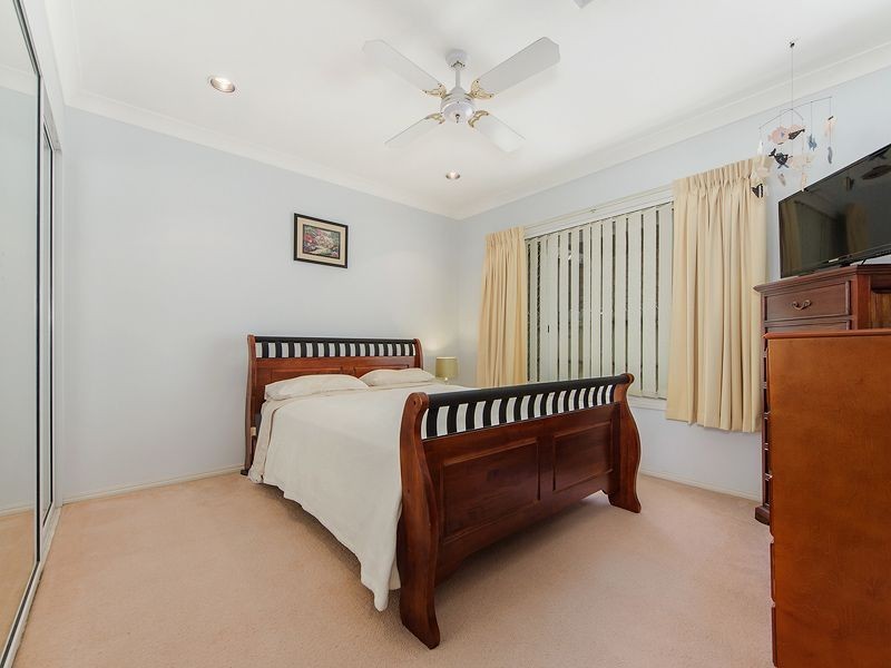 33 Wardoo Street, Southport QLD 4215