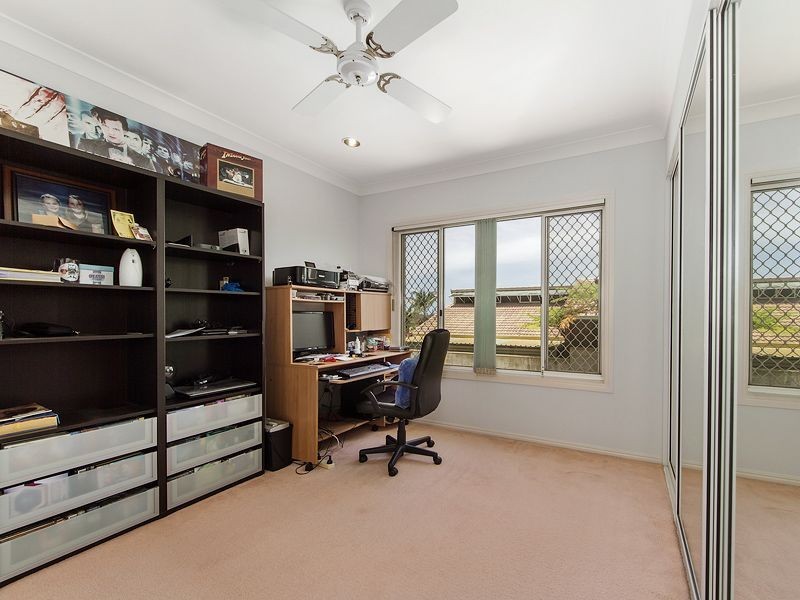 33 Wardoo Street, Southport QLD 4215