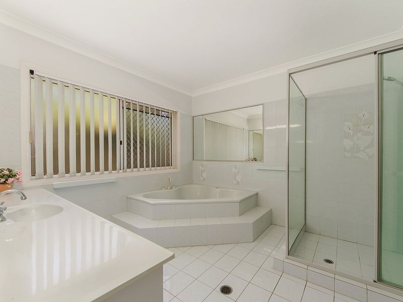 33 Wardoo Street, Southport QLD 4215