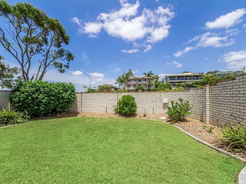 33 Wardoo Street, Southport QLD 4215