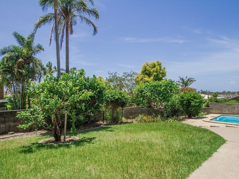 33 Wardoo Street, Southport QLD 4215