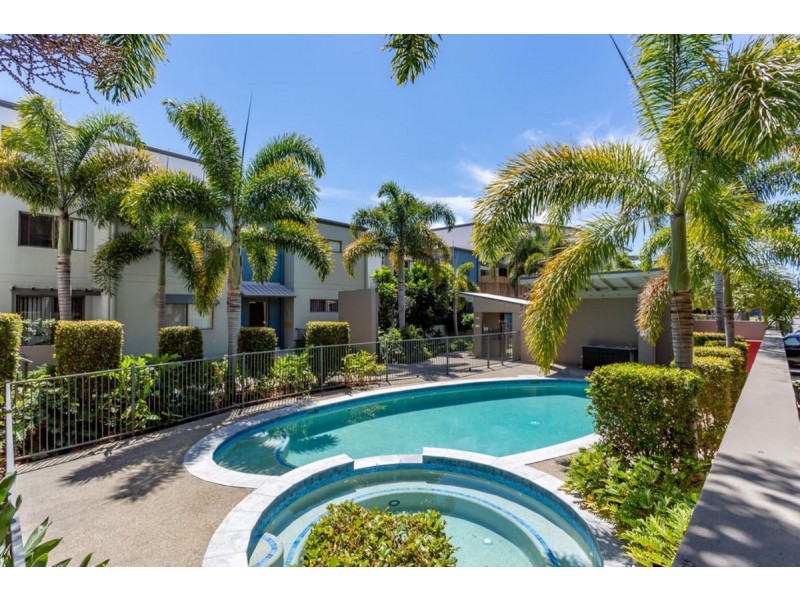 33/2 Acacia Court, Robina QLD 4226