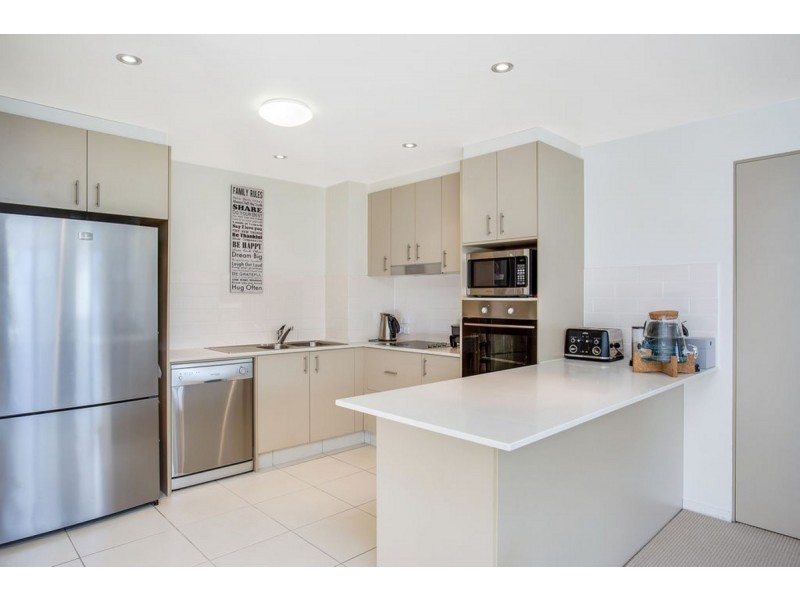 33/2 Acacia Court, Robina QLD 4226