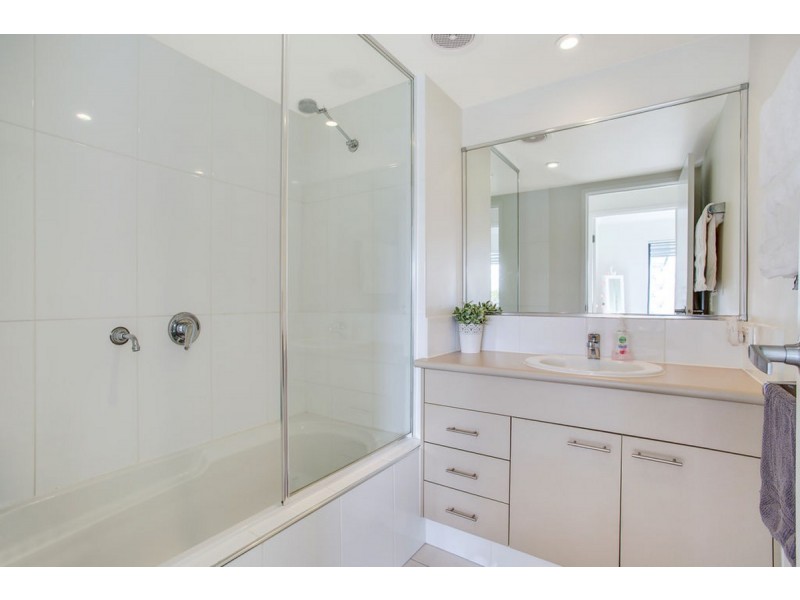 33/2 Acacia Court, Robina QLD 4226