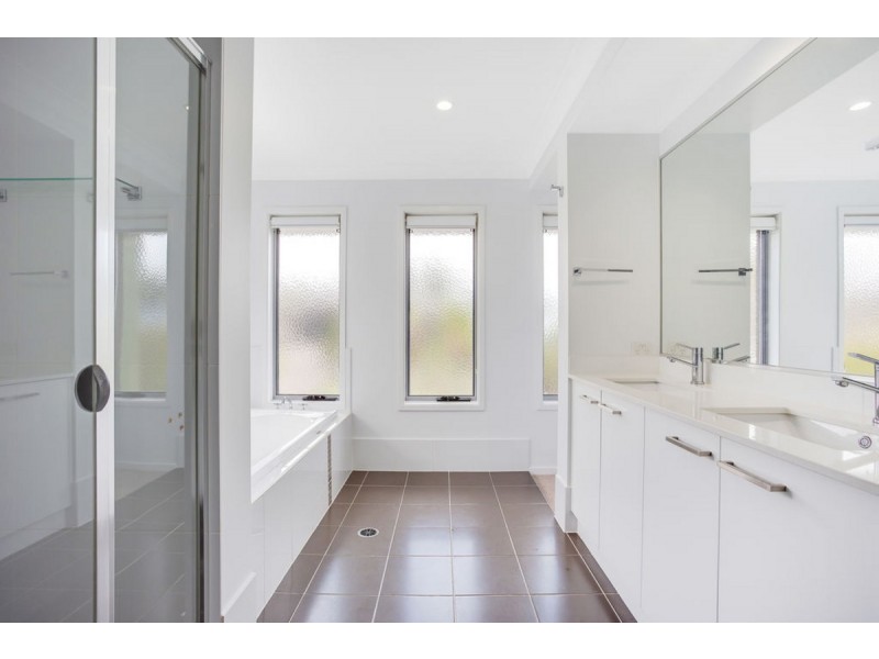 13 Aquarius Street, Reedy Creek QLD 4227