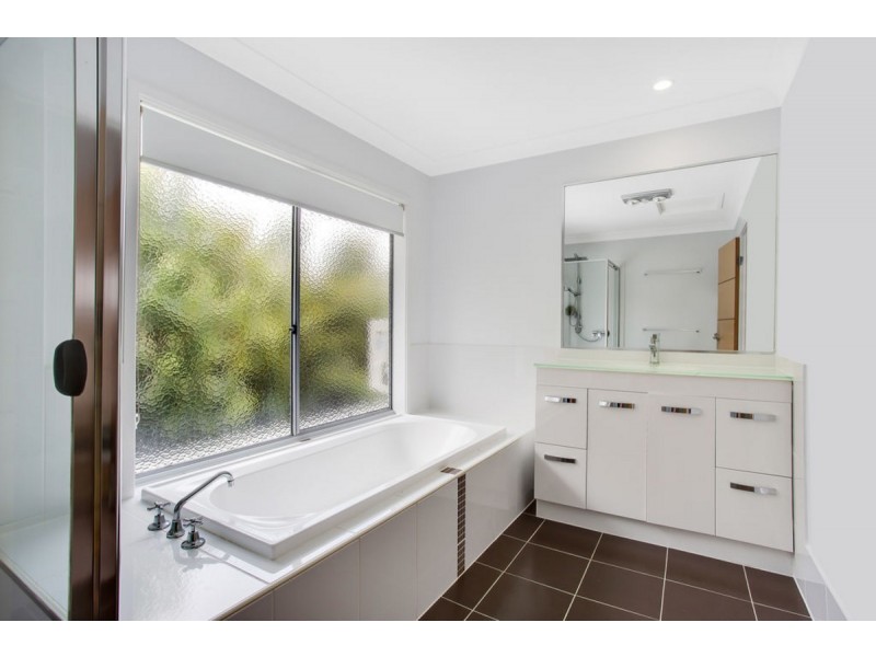 13 Aquarius Street, Reedy Creek QLD 4227