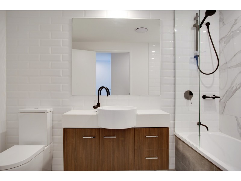 2414/397 Christine Avenue, Varsity Lakes QLD 4227