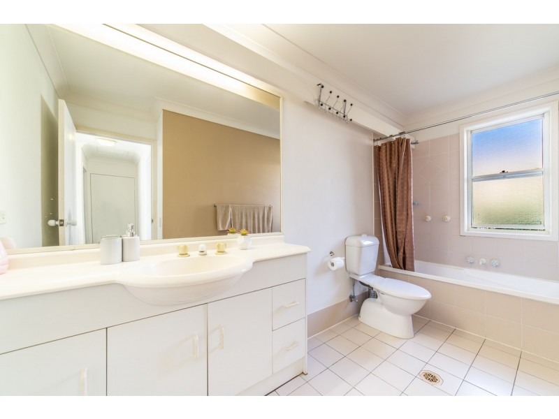 22/1 Warbler Parade, Varsity Lakes QLD 4227