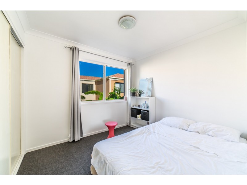 22/1 Warbler Parade, Varsity Lakes QLD 4227