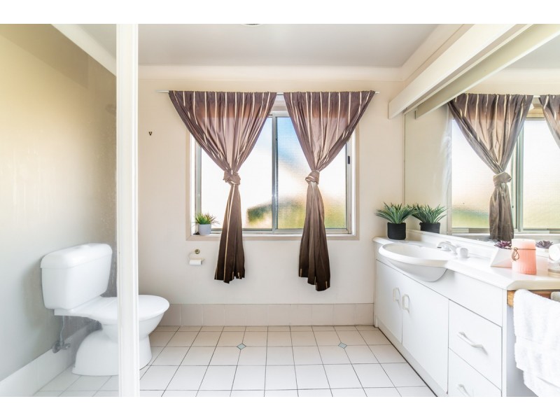 22/1 Warbler Parade, Varsity Lakes QLD 4227