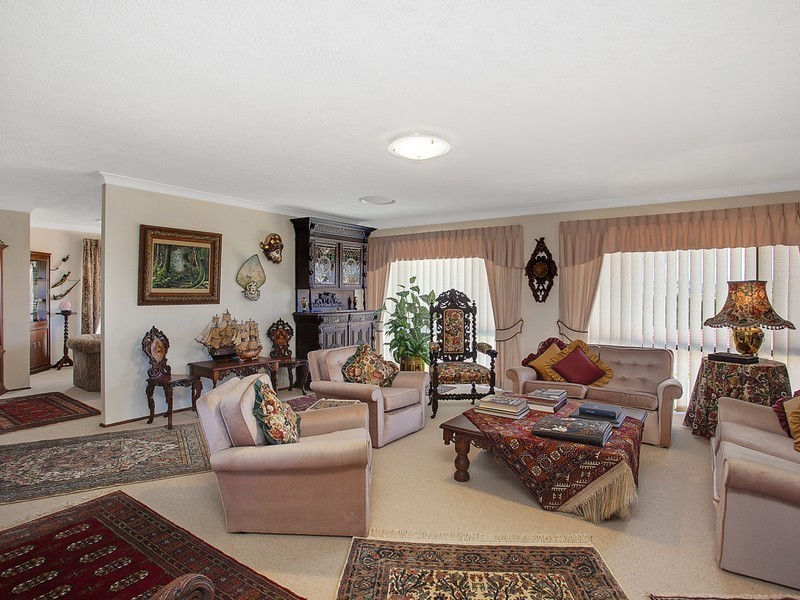 5 Kevin Court, Miami QLD 4220