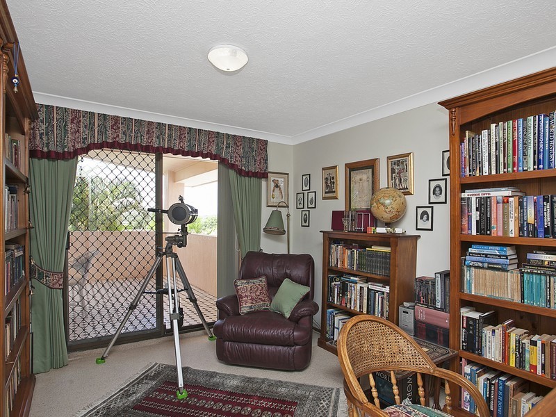 5 Kevin Court, Miami QLD 4220