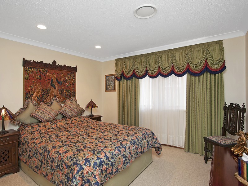 5 Kevin Court, Miami QLD 4220