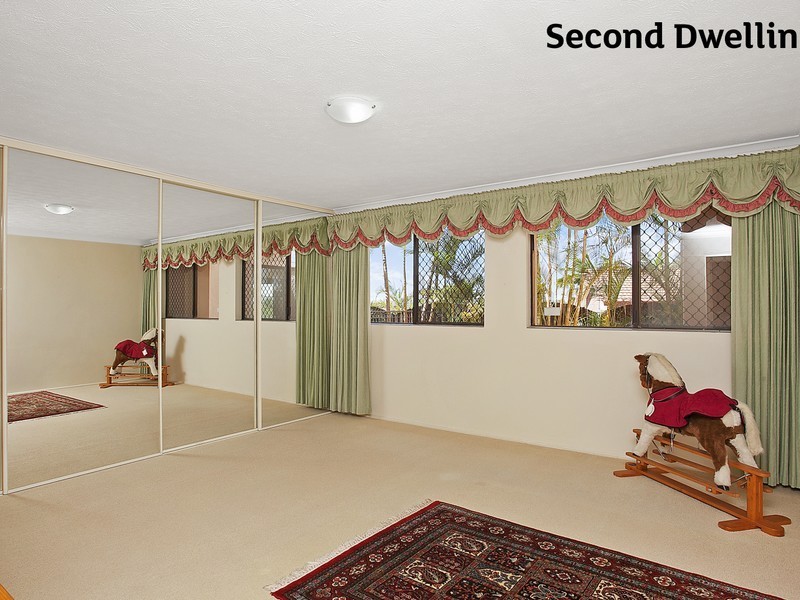 5 Kevin Court, Miami QLD 4220